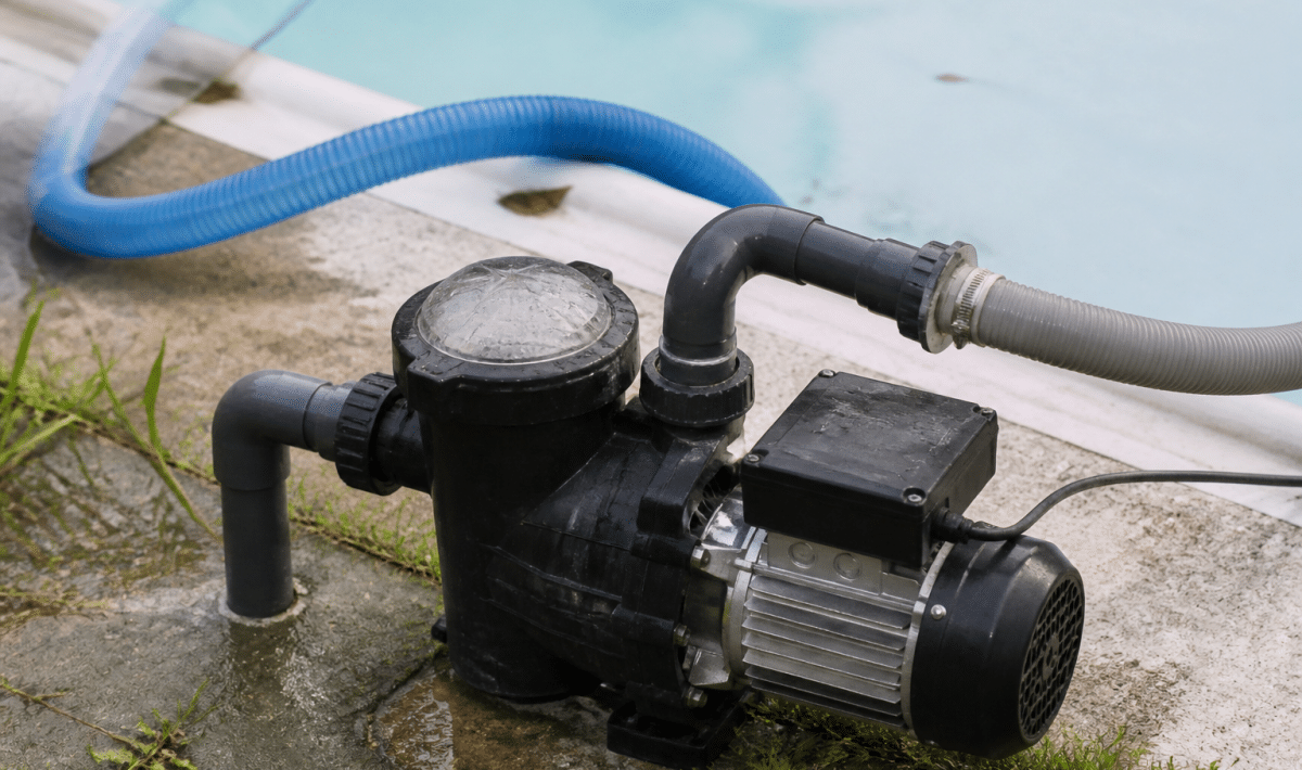 Pompe filtration piscine fonctionnant avec tuyau submergé