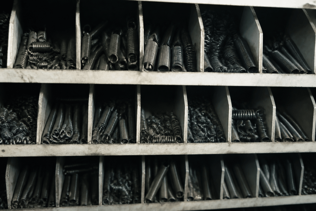 Ressorts metalliques codes par diametre fil et longueur
